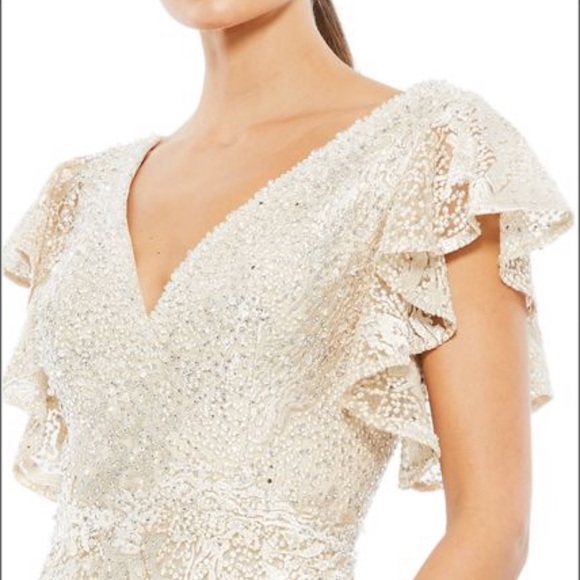 MAC DUGGAL
V-Neck Embellished Gown in Ivory Nude color - Picture 2 of 4